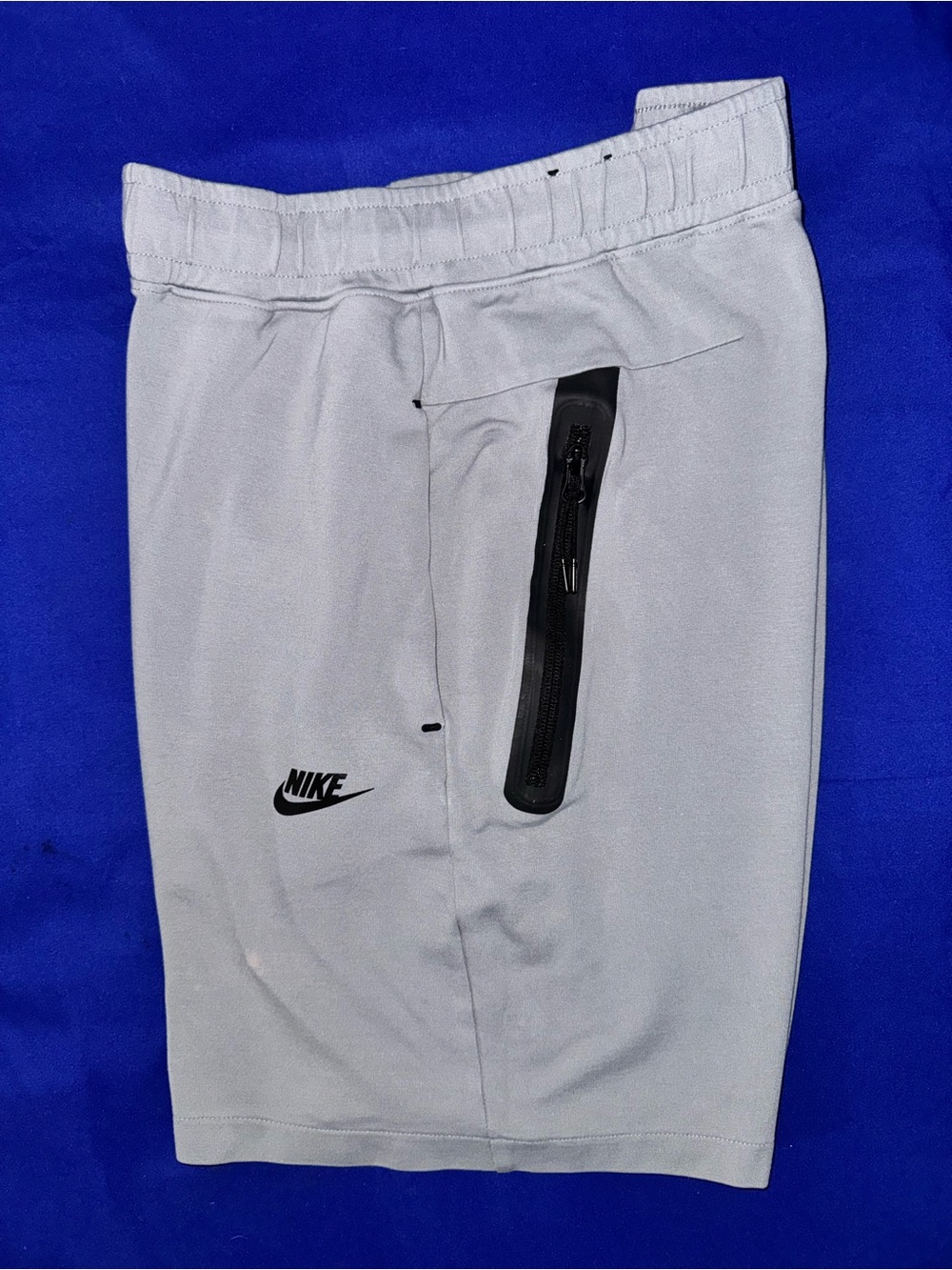 Men’s Nike Light Gray Tech Fleece Shorts with Black Zip Pocket Size M